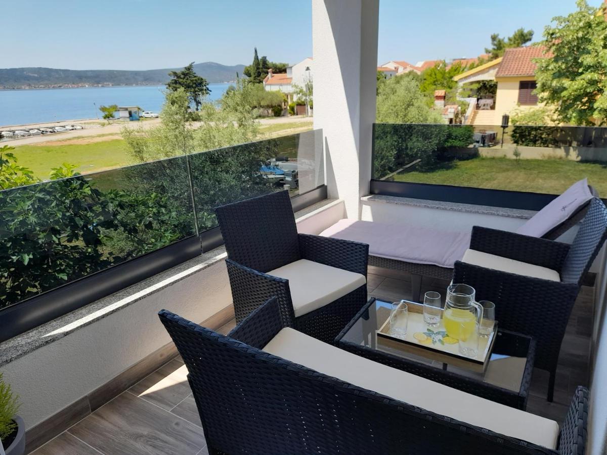 Apartman Prvi Red Do Mora Sveti Filip i Jakov Dış mekan fotoğraf