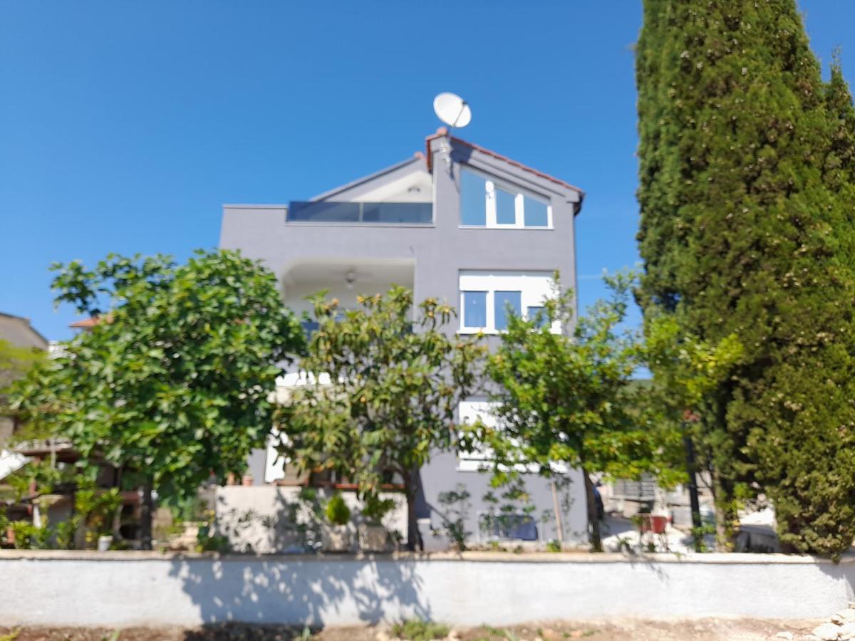 Apartman Prvi Red Do Mora Sveti Filip i Jakov Dış mekan fotoğraf