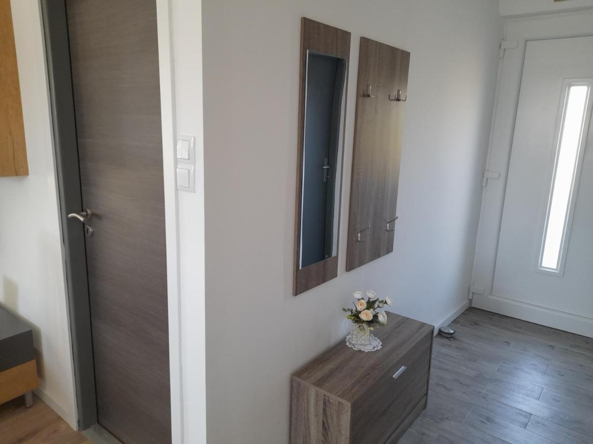 Apartman Prvi Red Do Mora Sveti Filip i Jakov Dış mekan fotoğraf